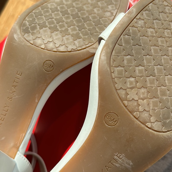 Kelly & Katie Beti heeled sandal - NEW, worn once - Picture 5 of 6